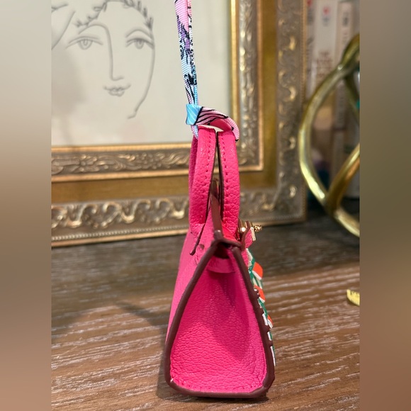 Micro Purse key fob earbuds holder made of leather & goldtone hardware Approx 3” - Picture 8 of 8